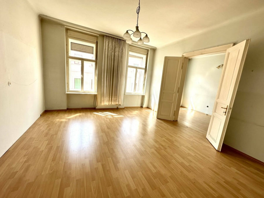 Repräsentative Altbau-3-Zimmer Wohnung mit zwei sonnigen Balkonen in der Brockmanngasse im Grazer Bestbezirk Jakomini - Bild