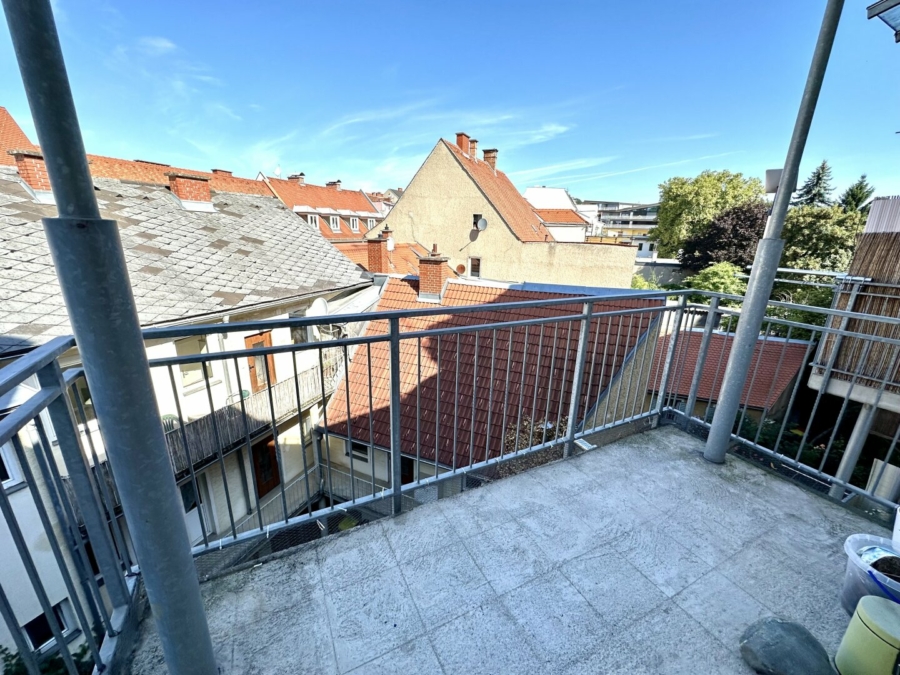 Ideal geschnittene Altbauwohnung mit Balkon in zentraler Lage – in der Grazbachgasse im 1. Grazer Bezirk - Bild