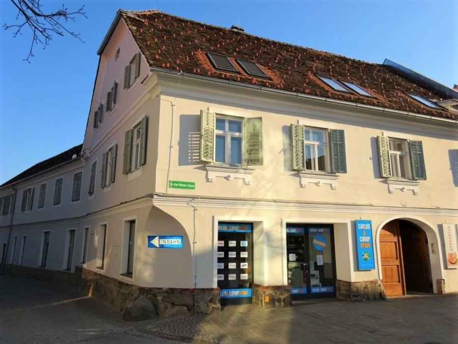 Hochwertig saniertes, historisches Stadtpalais mit Parkplätzen in der Weizer Innenstadt - R