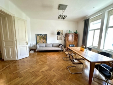 Provisionsfrei – Wunderschöne Altbauwohnung mit zwei Zimmer und einer extra Küche in absoluter Bestlage in St. Leonhard, 8010 Graz, Wohnung