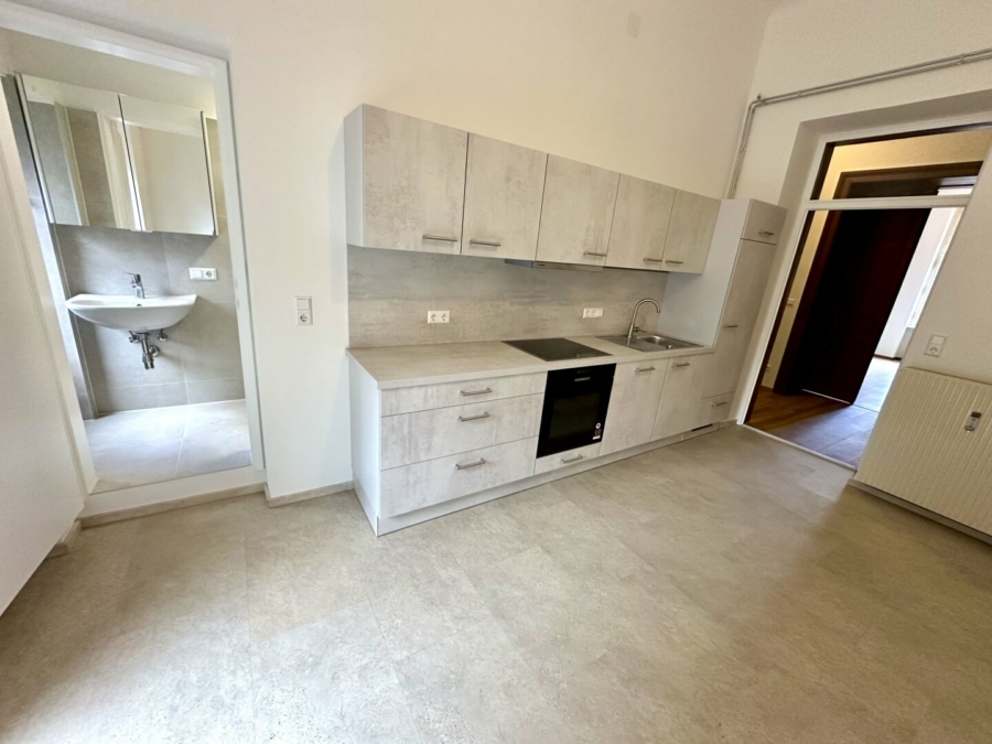 Wunderschöene erstbezug nach Sanierung - stilechte 3-Zimmer-Altbauwohnung mit Balkon und extra Essküche in zentraler Grazer Stadtlage – PROVISIONSFREI - Bild