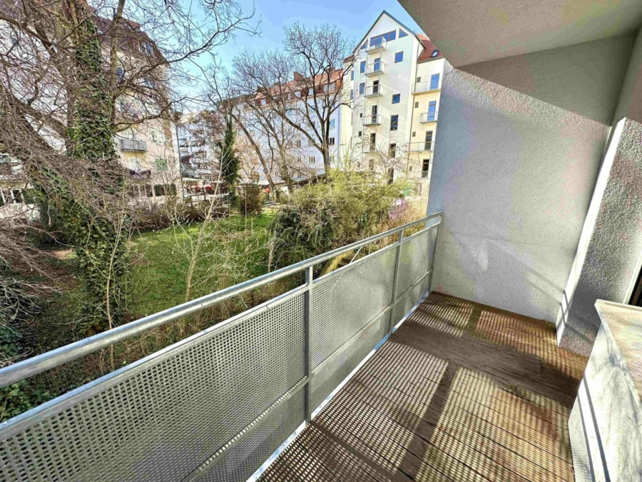 In sanierungbefindliche Idealgeschnittene 4-Zimmer-Wohnung mit zwei sonnigen Balkonen in der Pappenheimgasse im Grazer Bestbezirk St. Leonhard - Wohnen in St. Leonhard! - Bild