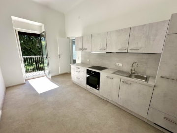 Erstbezug nach Sanierung – stilechte 3-Zimmer-Altbauwohnung mit Balkon und extra Essküche in zentraler Grazer Stadtlage – PROVISIONSFREI, 8020 Graz, Wohnung