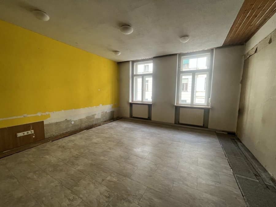 Direkt bei der TU Graz – Sanierungsbedürftige 3-Zimmer-Wohnung in bester Innenstadtlage – WG-geeignet - Bild