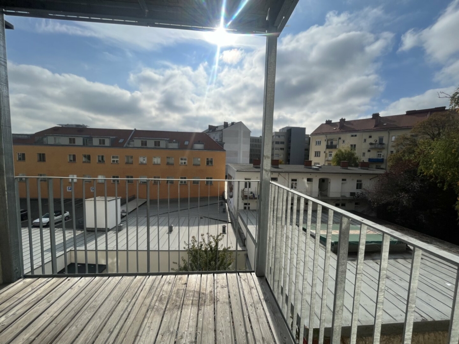 PROVISIONSFREI - Hochwertig ausgestattete 4-Zimmer-Wohnung mit großem Balkon in hipper Lage - Bild