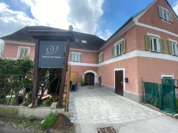 Gut erhaltenes 3-geschossiges Zinshaus in ruhiger Lage in der Nähe vom Einkaufszentrum Murpark, 8041 Graz, Renditeobjekt