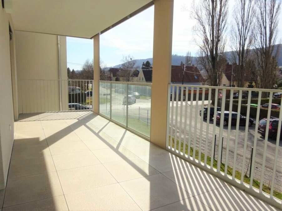 Moderne, schöne 3-Zimmer-Wohnung mit großem Balkon und KFZ-Tiefgaragenabstellplatz in ruhiger Lage - Bild