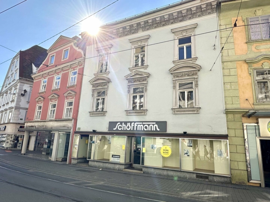 Zentrales, sehr schönes Zinshaus mit Bau- und Projektreserve direkt am Südtiroler Platz im Grazer Bezirk Gries - Bild