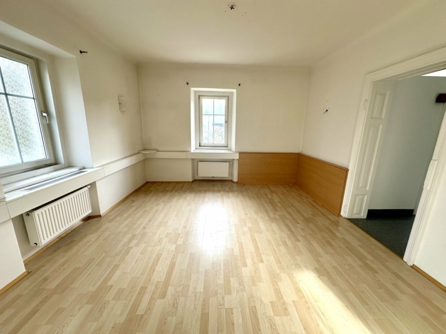 Ideal geschnittene großzügige Büro-/ Praxis-/ Gewerbefläche im schönen Altbau in gut frequentierter Lage im Grazer Bestbezirk Mariatrost - Bild