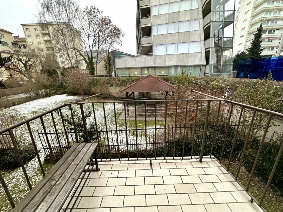 Ideal geschnittene 3- Zimmer-Altbauwohnung mit Balkon nahe des Jakominiplatzes und des Augartens in Grazer Bezirk Jakomini - Provisionsfrei! - Bild