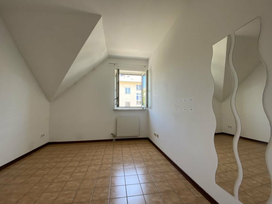 Schöne WG-taugliche 2-Zimmer-Wohnung direkt bei der Karl-Franzens-Universität in der Heinrichstraße - Bild