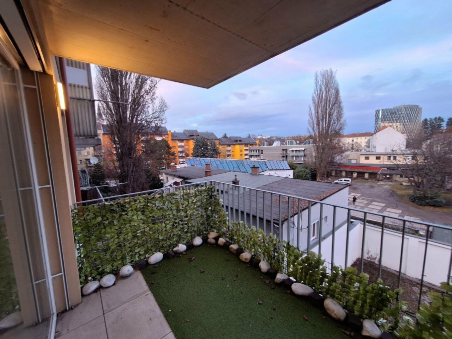 PROVISIONSFREI! Hochwertige Wohnung in zentraler und guter Lage mit großzügigem Balkon - Bild