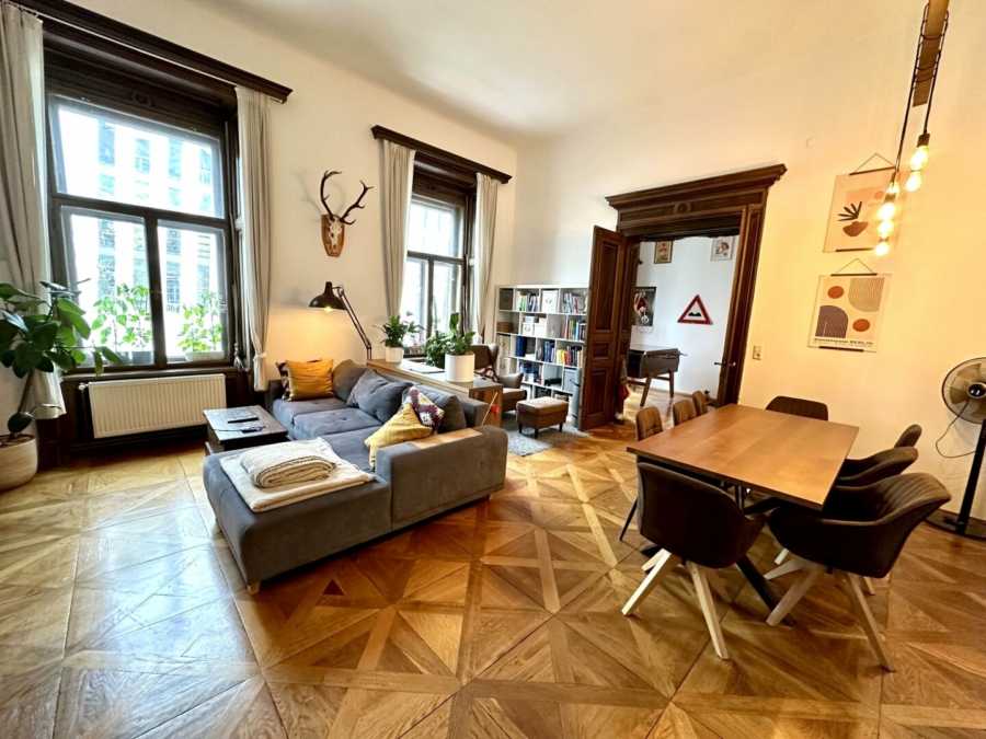 PROVISIONSFREI - Wunderschöne 3-Zimmer-Altbauwohnung mit Balkon und extra Küche neben der KF-Universität in Grazer Bezirk Geidorf - Bild