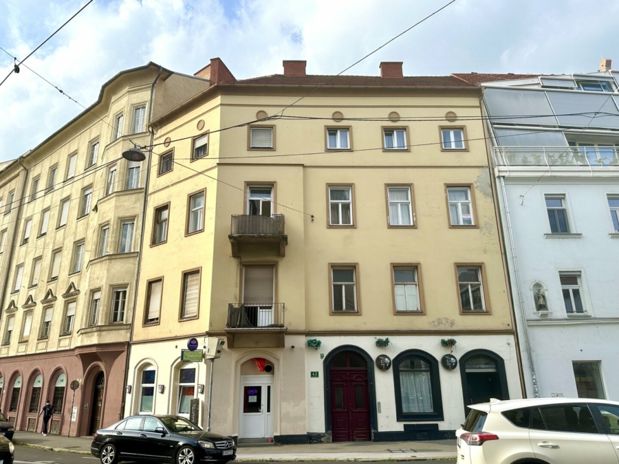Großzügiges 4-geschoßiges Zinshaus am 1. Grazer Bezirk Innere Stadt direkt beim Jakominiplatz mit erheblichen Mietzins- und Entwicklungspotential - Bild