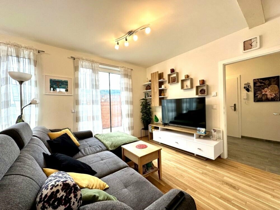 Exklusive 2-Zimmer-Penthouse-Wohnung mit zwei Dachterrassen, Schlossbergblick und KFZ-Tiefgaragenabstellplatz - Provisionsfrei - Bild