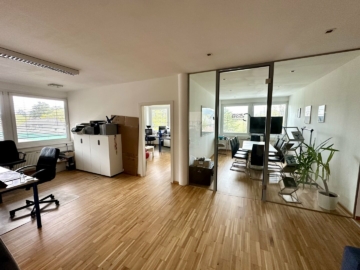 Großzügige moderne Bürofläche in zentraler und frequentierter Lage im Grazer Bezirk Andritz, 8045 Graz, Büro/Praxis