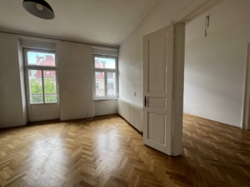 Wunderschöne 5-Zimmer-Wohnung mit zwei Balkone in einem zentral gelegenen Stilaltbauzinshaus – im Grazer Bezirk St. Leonhard – Provisionsfrei!, 8010 Graz, Wohnung