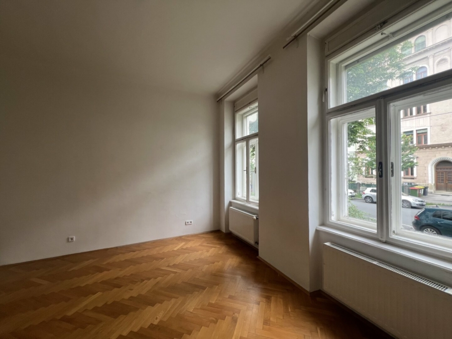 Sehr gepflegte 4-Zimmer-Wohnung mit Balkon in einem wunderschönen Stilaltbauzinshaus – im Grazer Bezirk St. Leonhard - Provisionsfrei! - Bild
