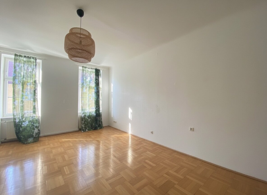 Gemütlich aufgeteilte 2 Zimmer Wohnung mit separater Küche und sonnigem Balkon in zentraler Innenstadtlage nahe Grazer Augarten - Bild