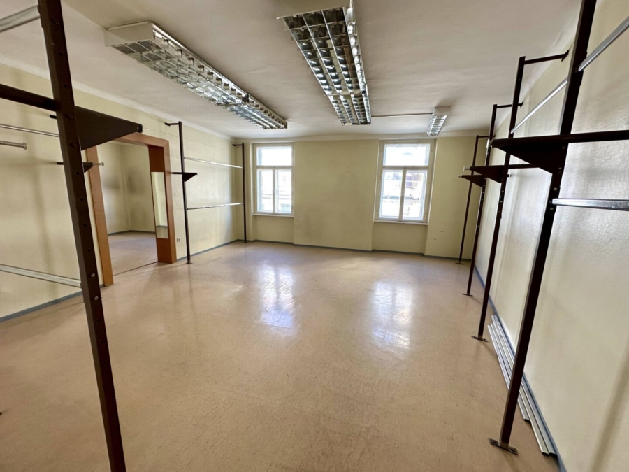 Großzügige Gewerbefläche in hochfrequentierter Innenstadtlage am Südtiroler Platz - Bild